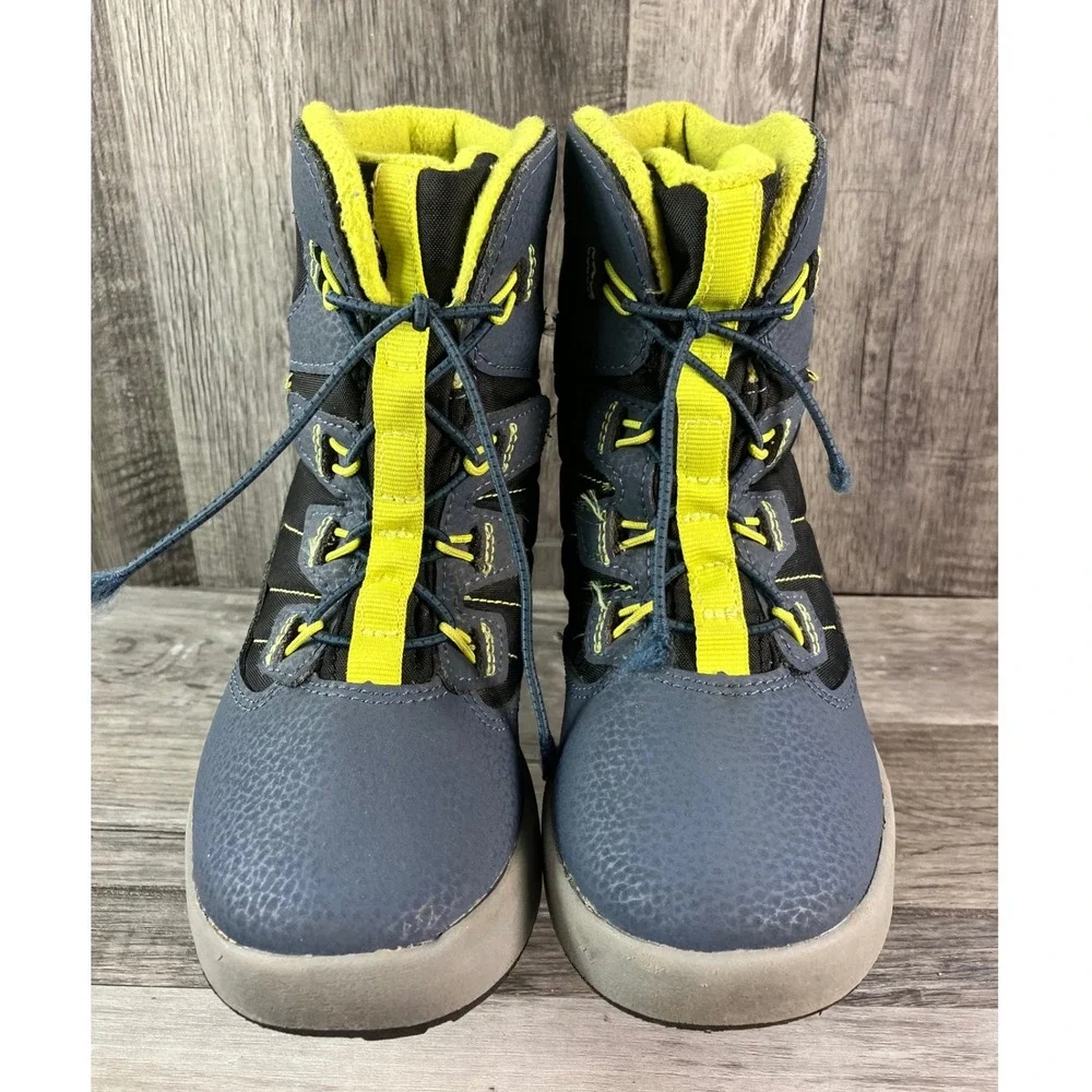 Merrell snow quest